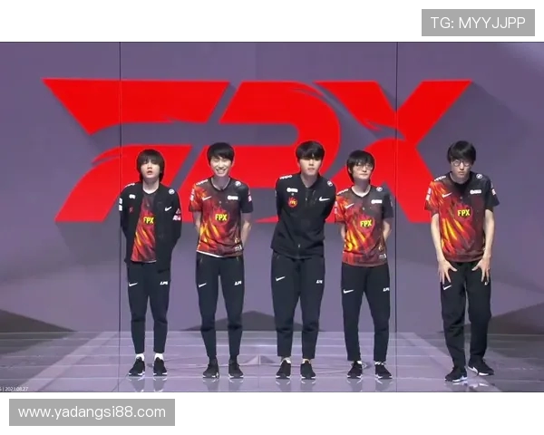 FPX战队比赛经验引发热议玩家与专家观点交锋探讨