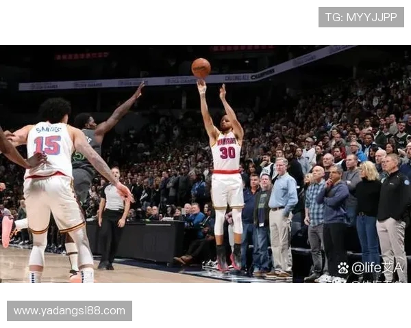 勇士与火箭激战正酣NBA视频直播精彩瞬间不容错过 勇士与火箭激战正酣NBA视频直播精彩瞬间不容错过